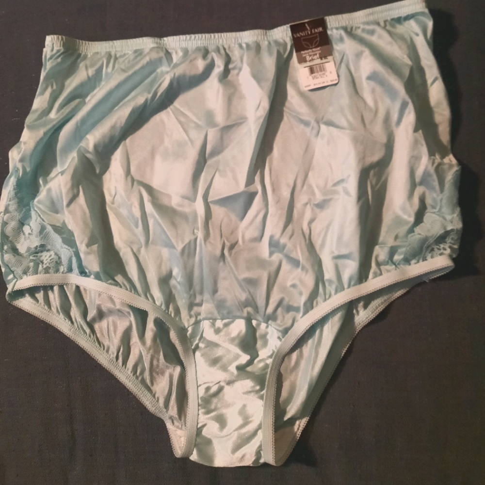 Vanity Fair Perfectly Yours Lace Nouveau Brief